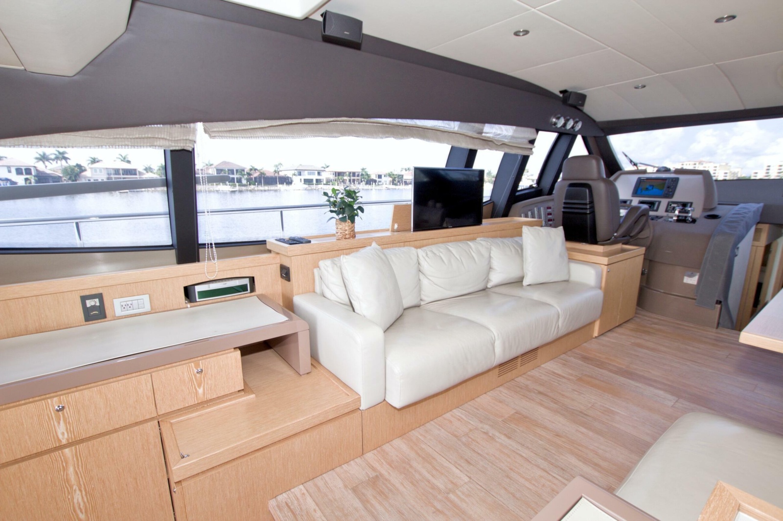 2014 Ferretti Yachts 620