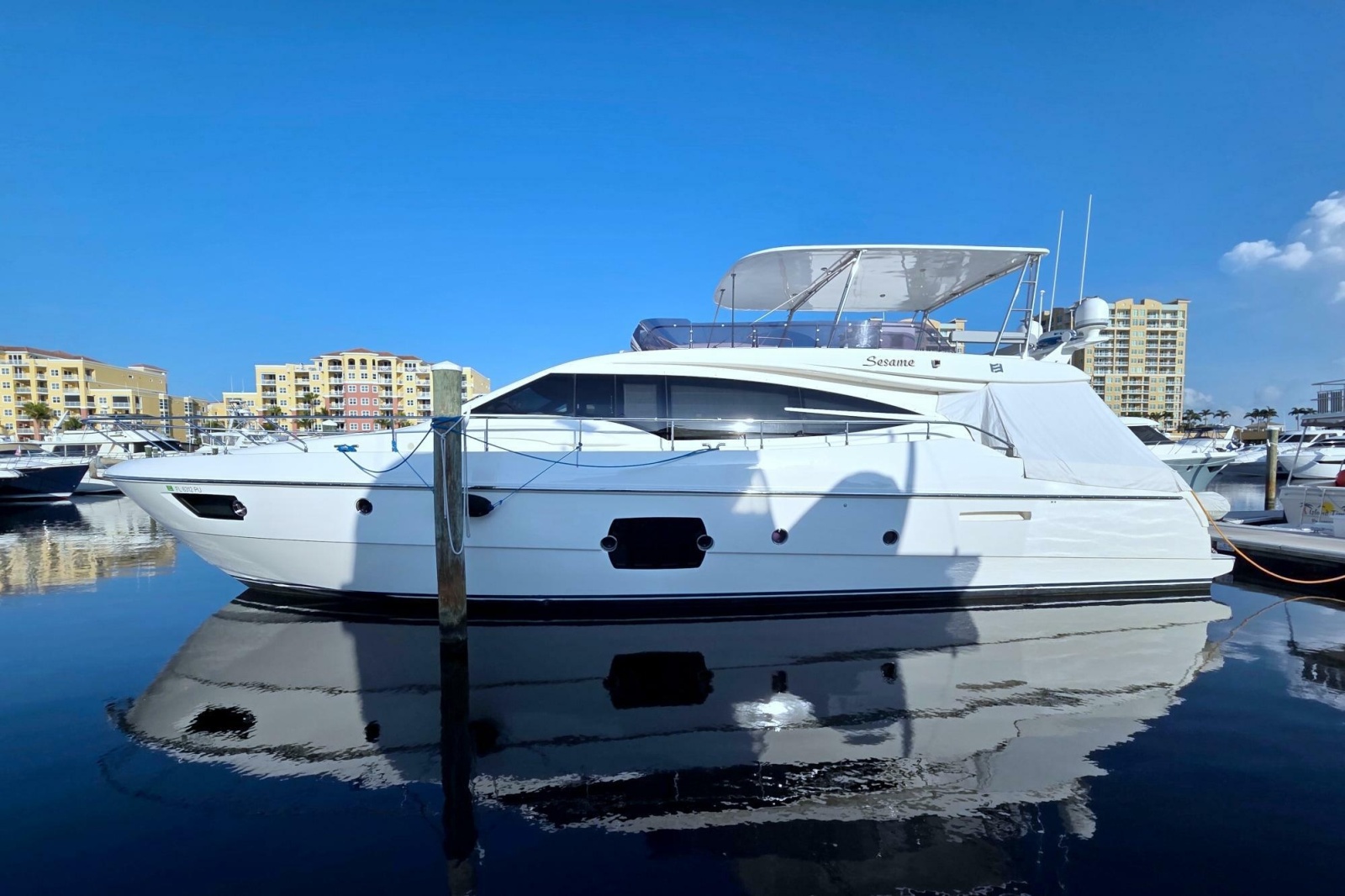 2014 Ferretti Yachts 620