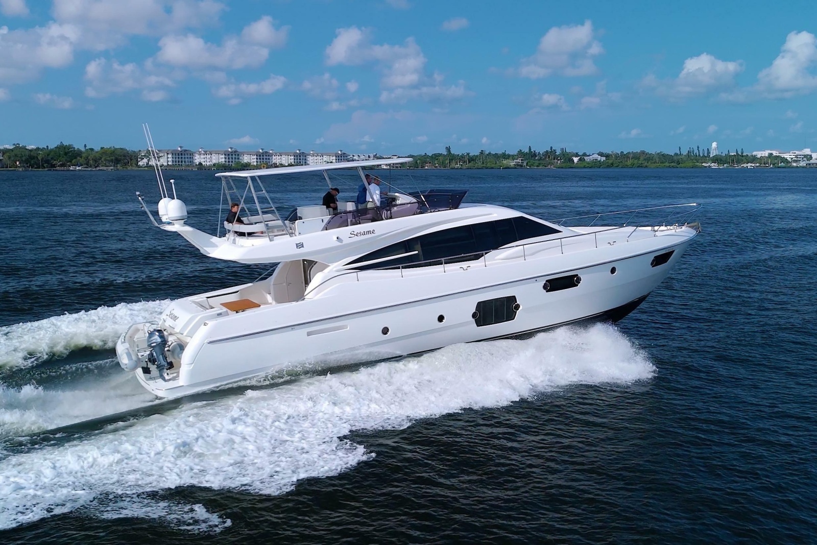 2014 Ferretti Yachts 620