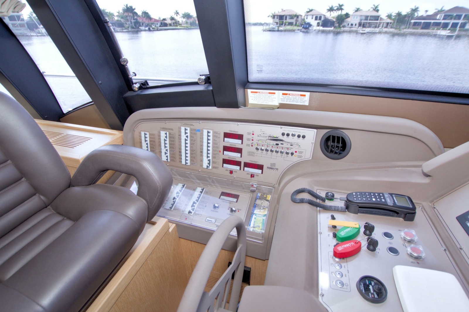 2014 Ferretti Yachts 620