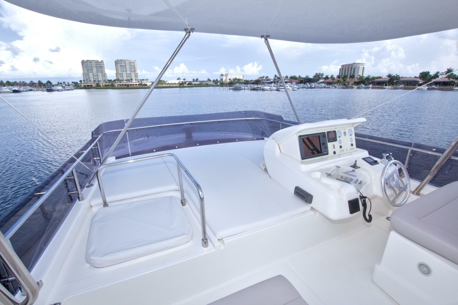 2014 Ferretti Yachts 620