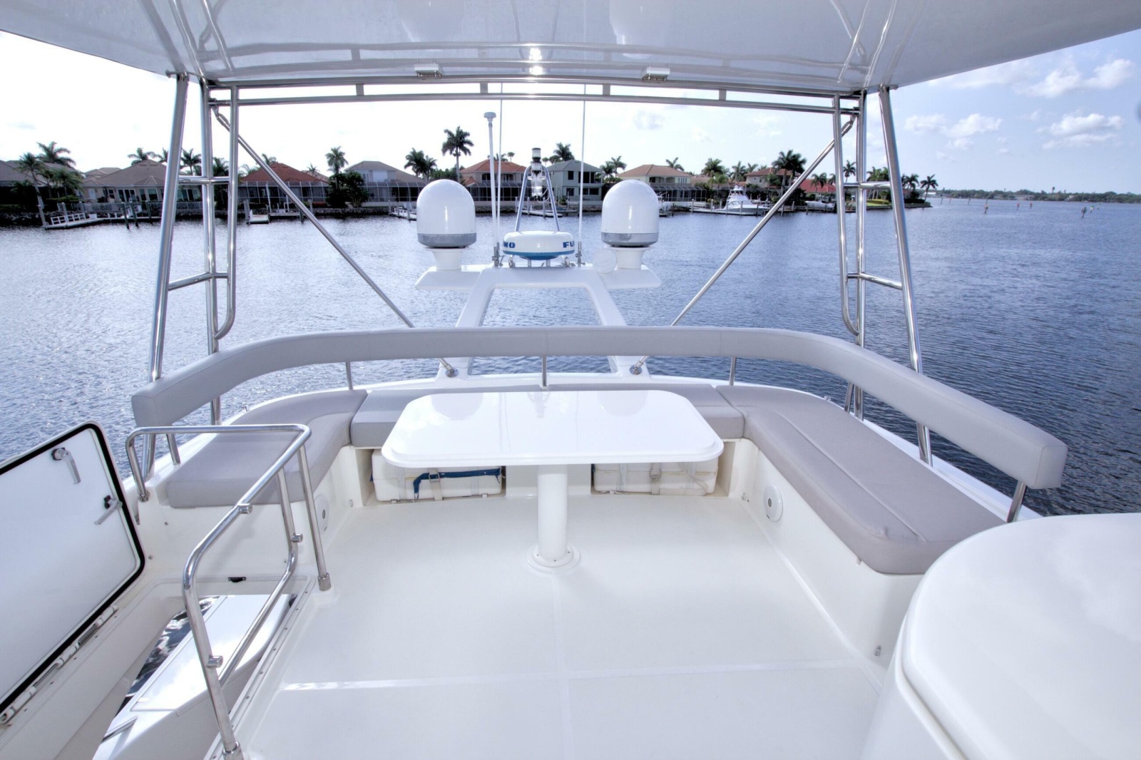 2014 Ferretti Yachts 620