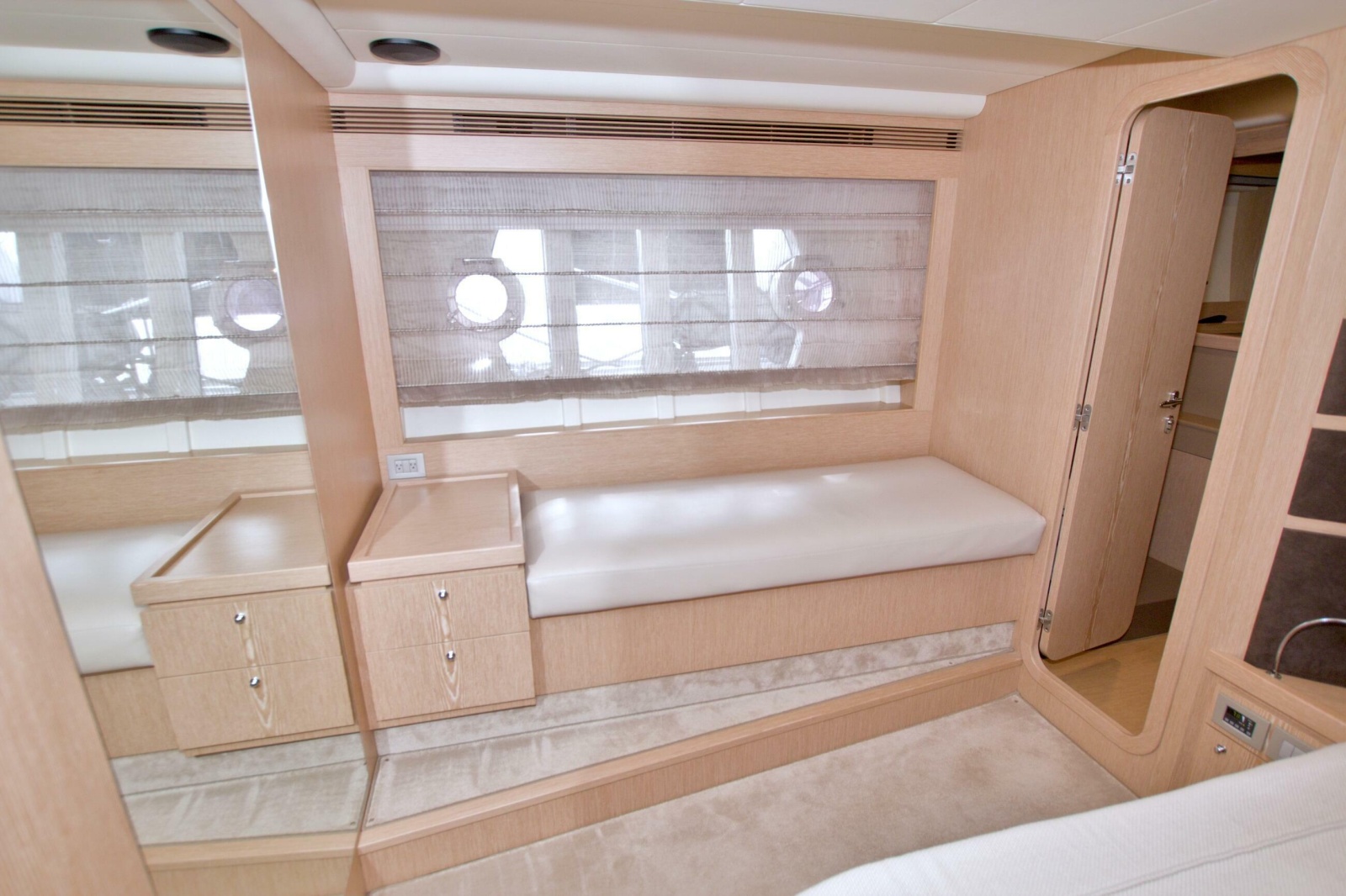 2014 Ferretti Yachts 620