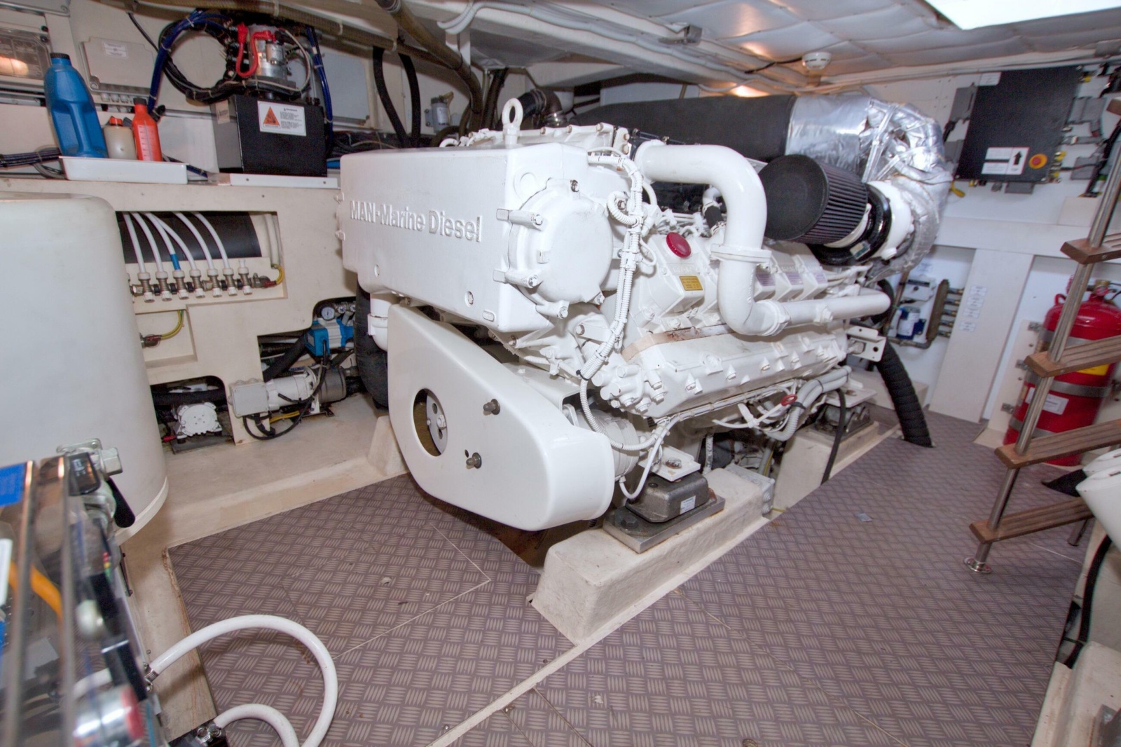 2014 Ferretti Yachts 620