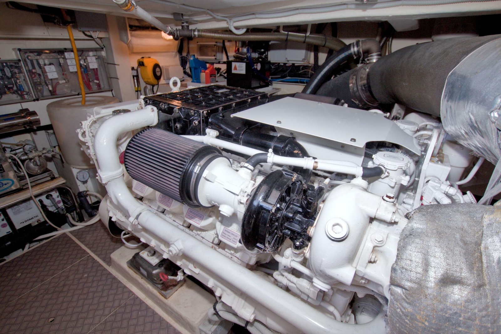 2014 Ferretti Yachts 620