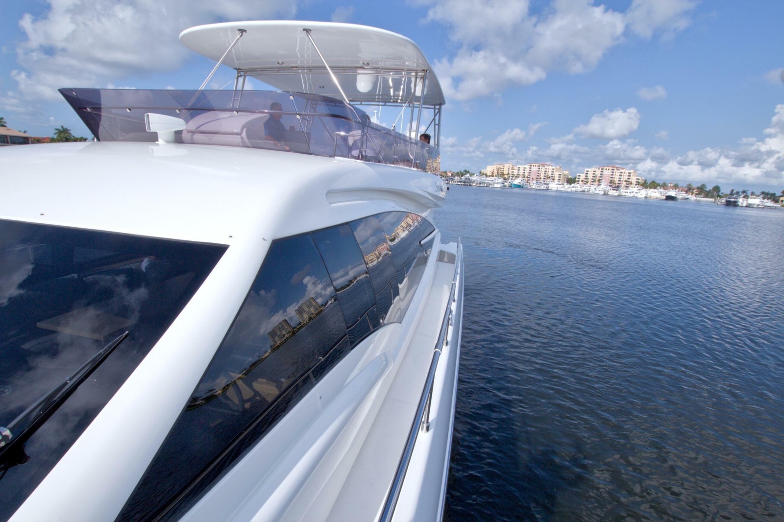 2014 Ferretti Yachts 620