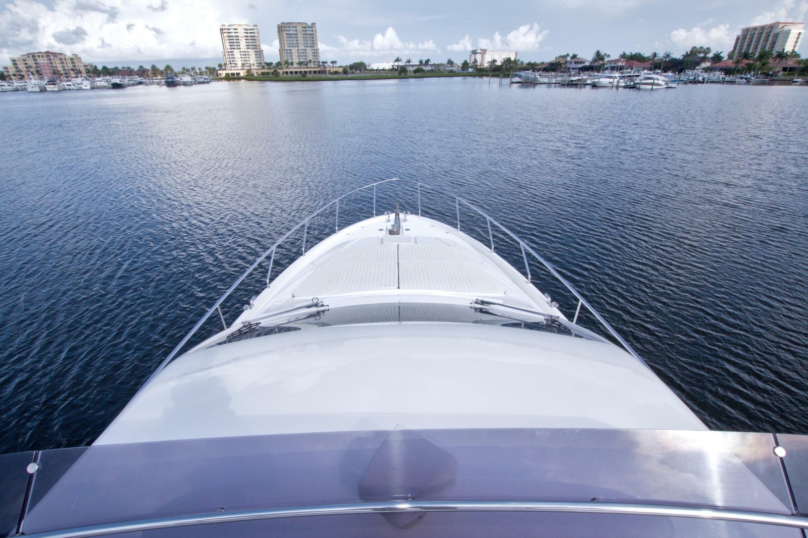 2014 Ferretti Yachts 620