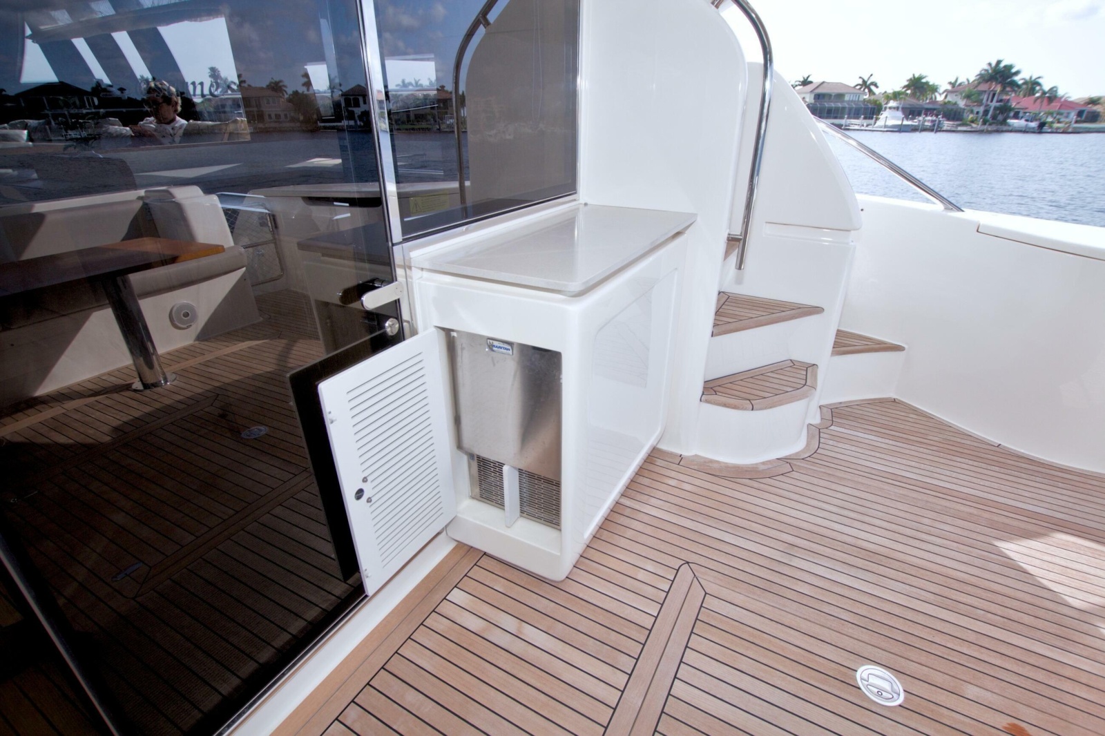 2014 Ferretti Yachts 620