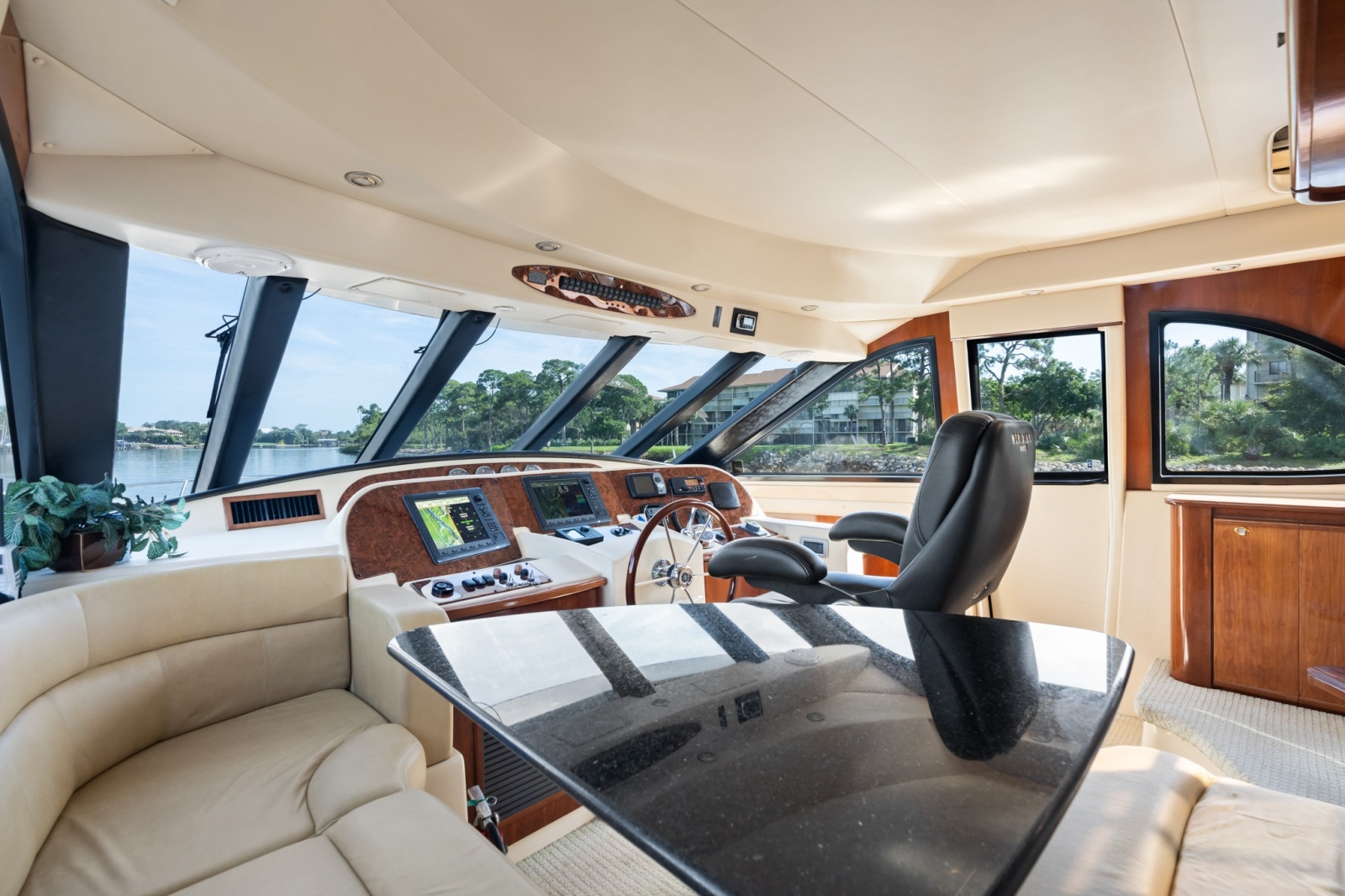 2008 Meridian 580 Pilothouse