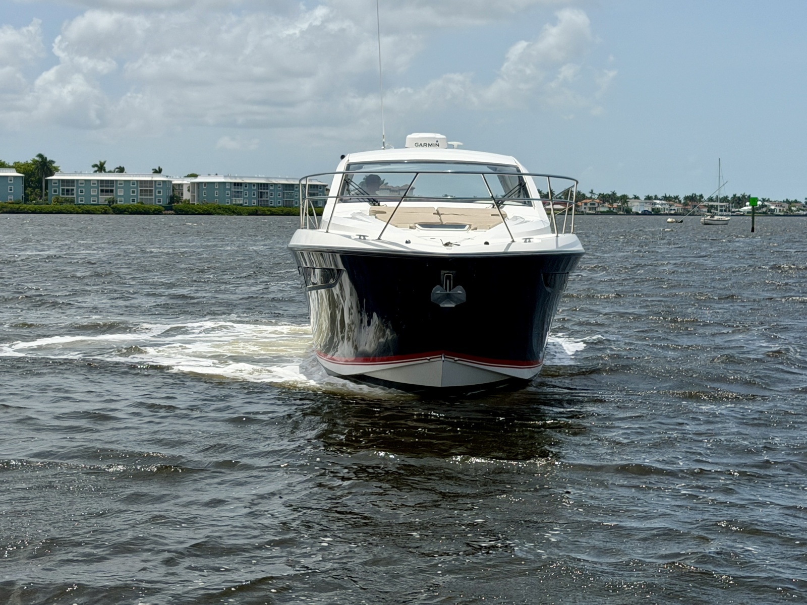 FAIS DO DO 41ft Pursuit Yacht For Sale