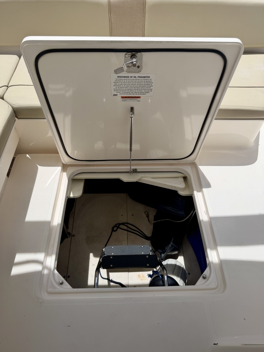 FAIS DO DO 41ft Pursuit Yacht For Sale