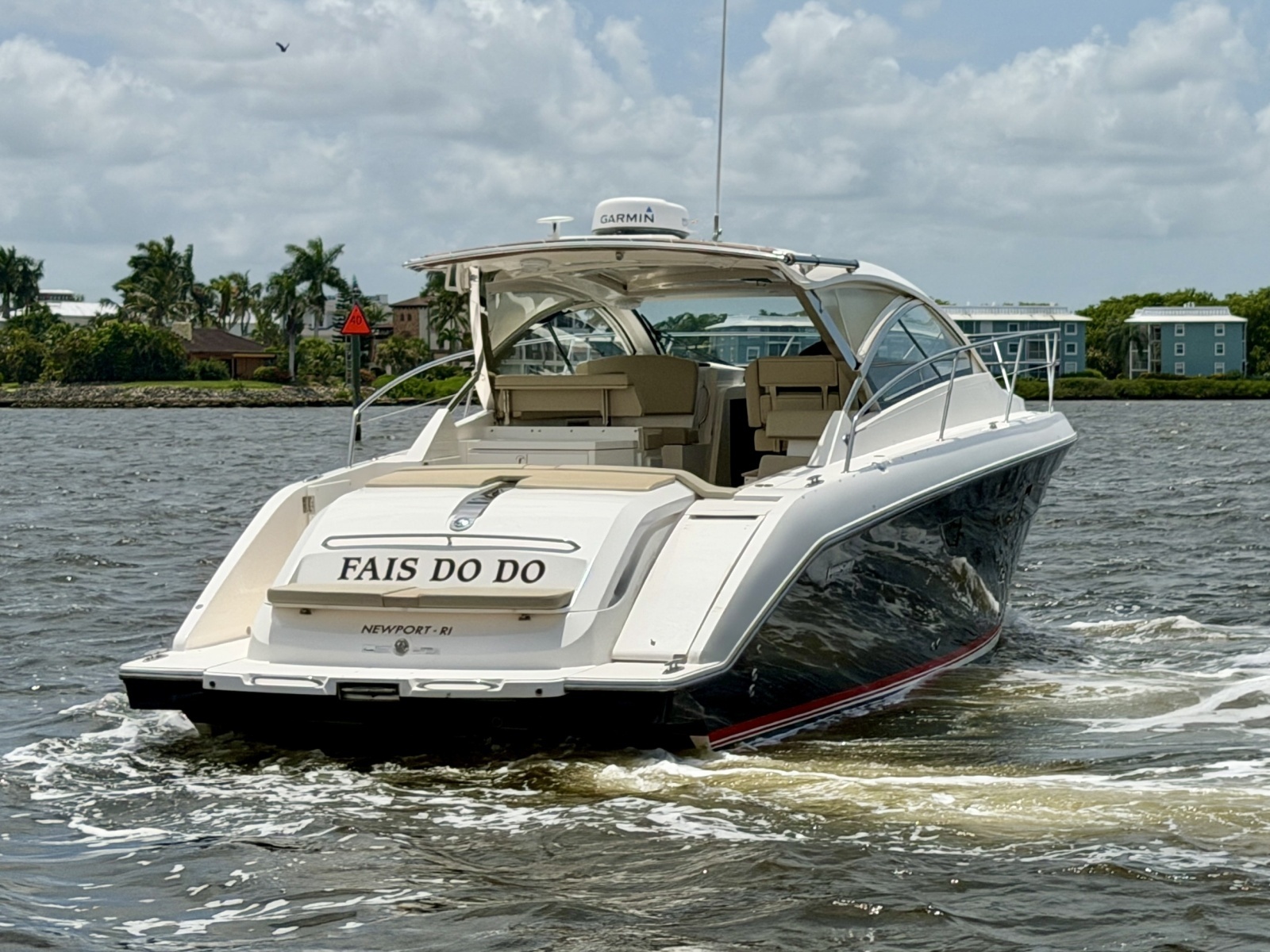 FAIS DO DO 41ft Pursuit Yacht For Sale
