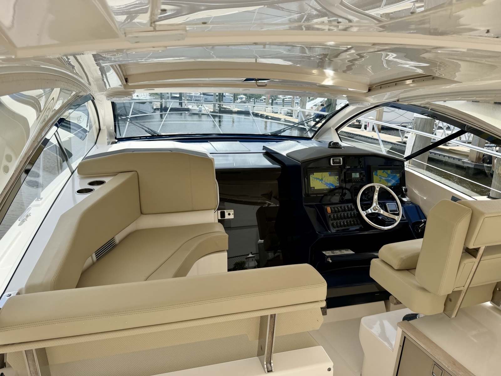FAIS DO DO 41ft Pursuit Yacht For Sale
