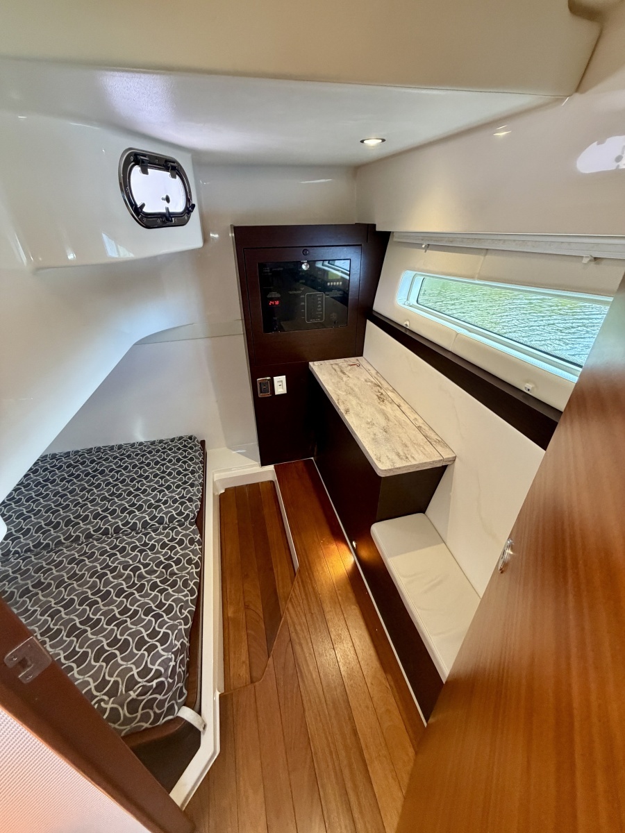 FAIS DO DO 41ft Pursuit Yacht For Sale