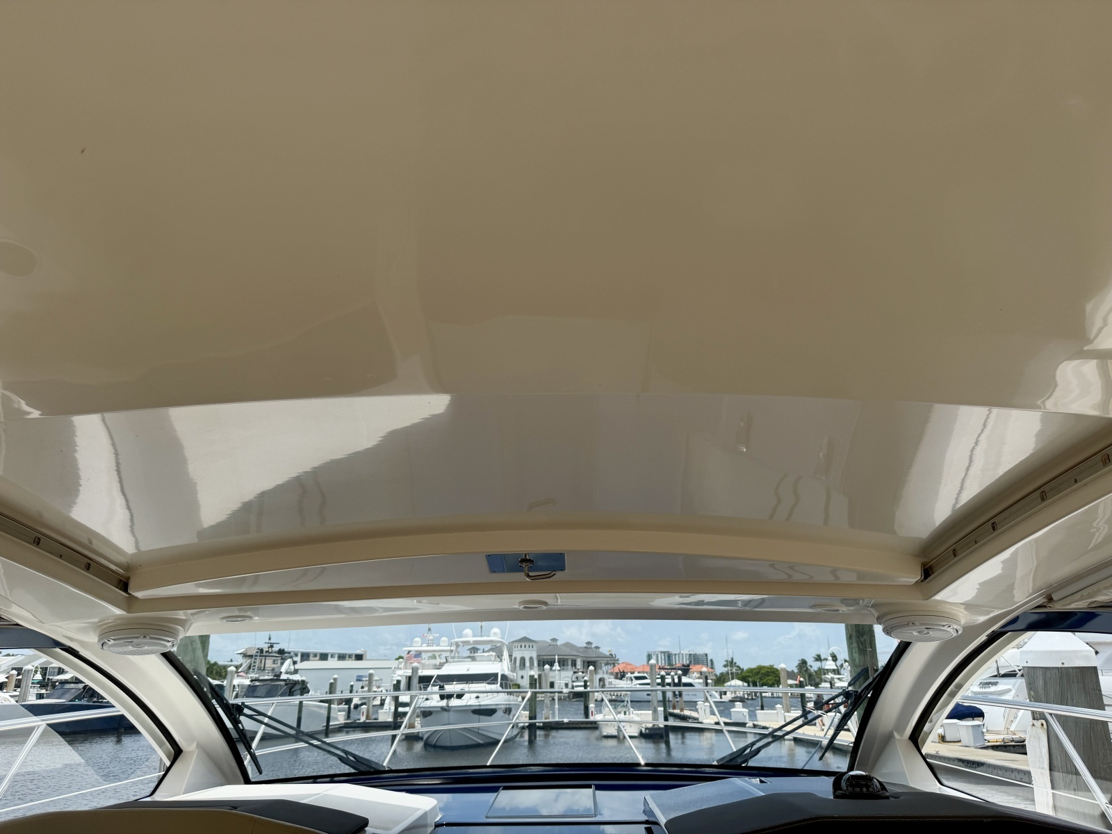 FAIS DO DO 41ft Pursuit Yacht For Sale
