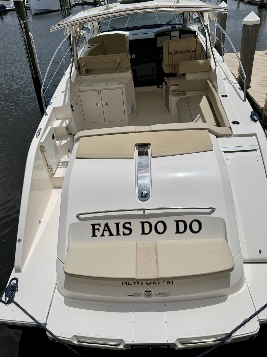 FAIS DO DO 41ft Pursuit Yacht For Sale