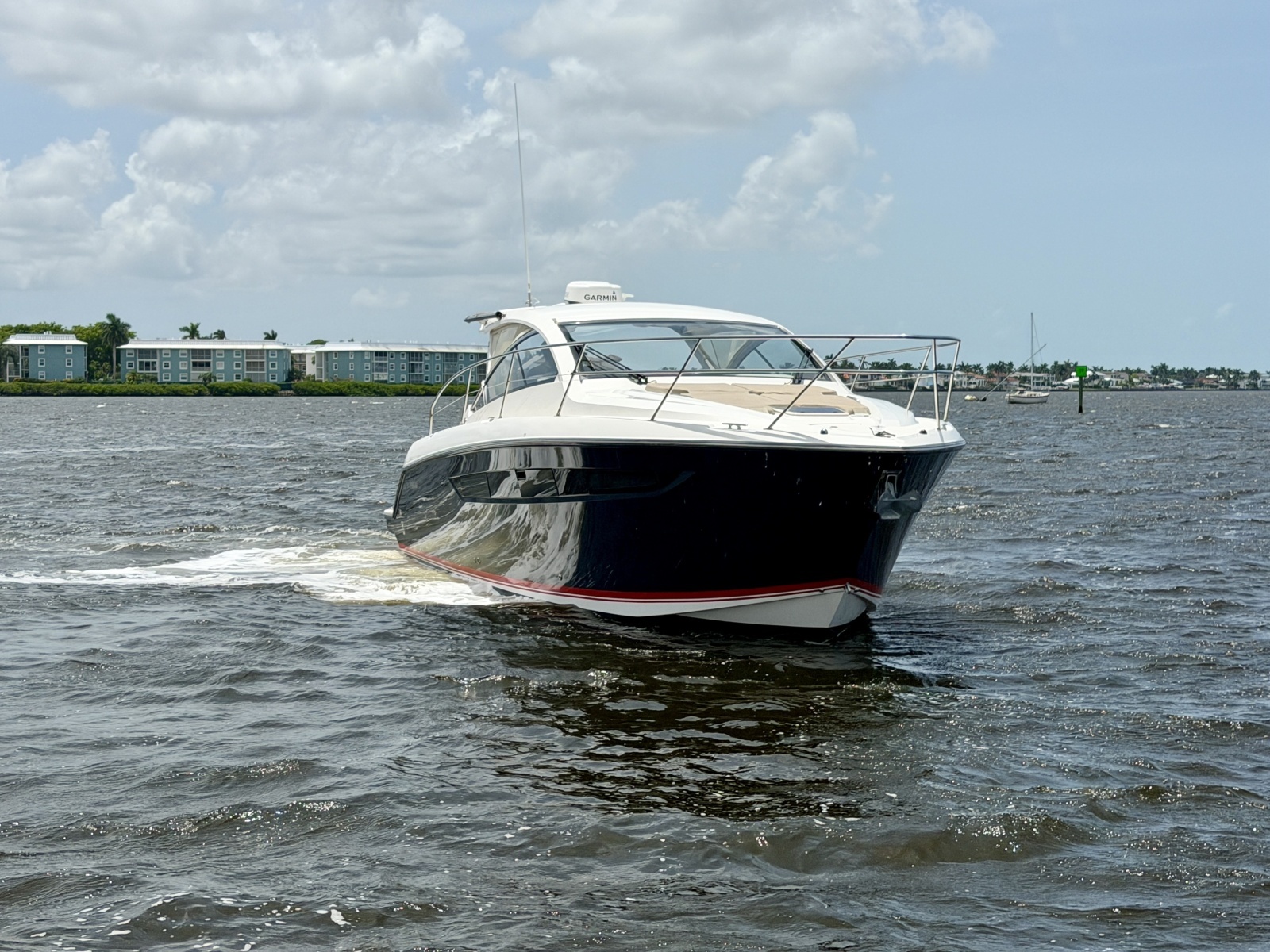 FAIS DO DO 41ft Pursuit Yacht For Sale