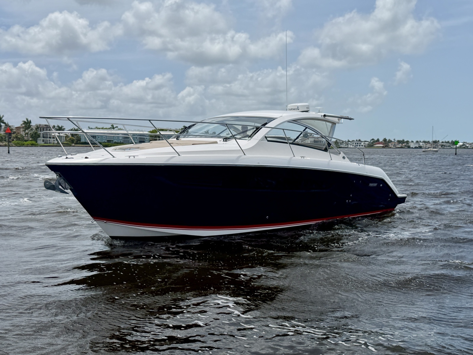 FAIS DO DO 41ft Pursuit Yacht For Sale