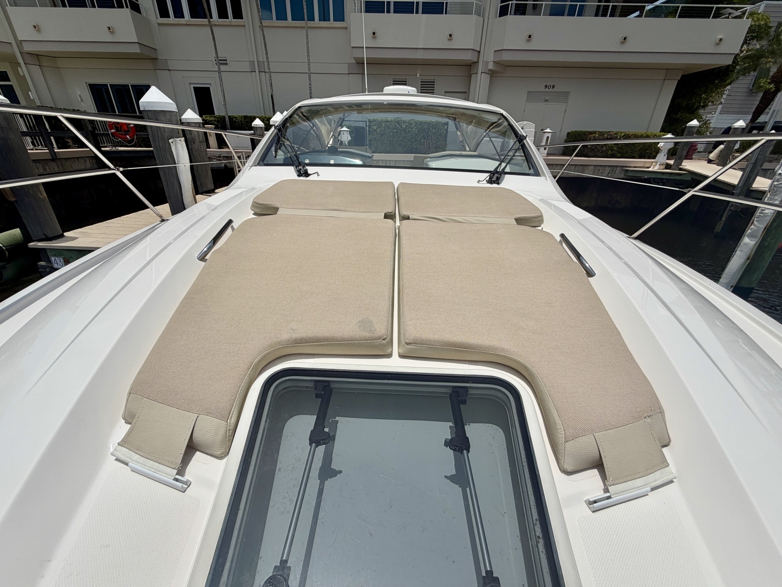 FAIS DO DO 41ft Pursuit Yacht For Sale