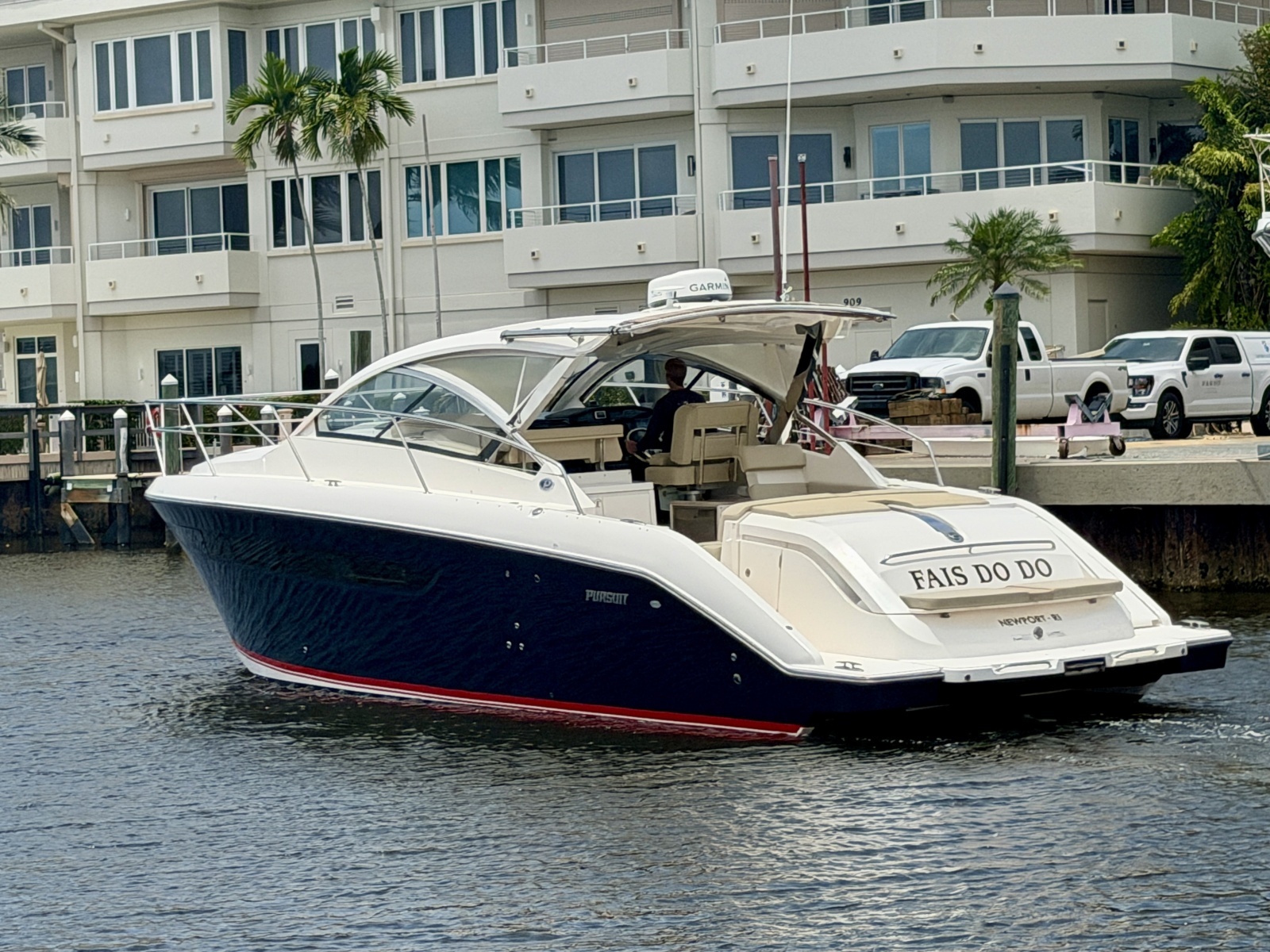 FAIS DO DO 41ft Pursuit Yacht For Sale