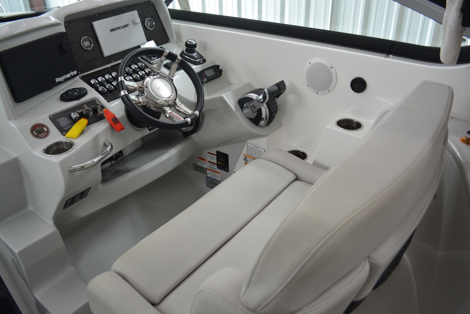 2018 Rinker 320 EX