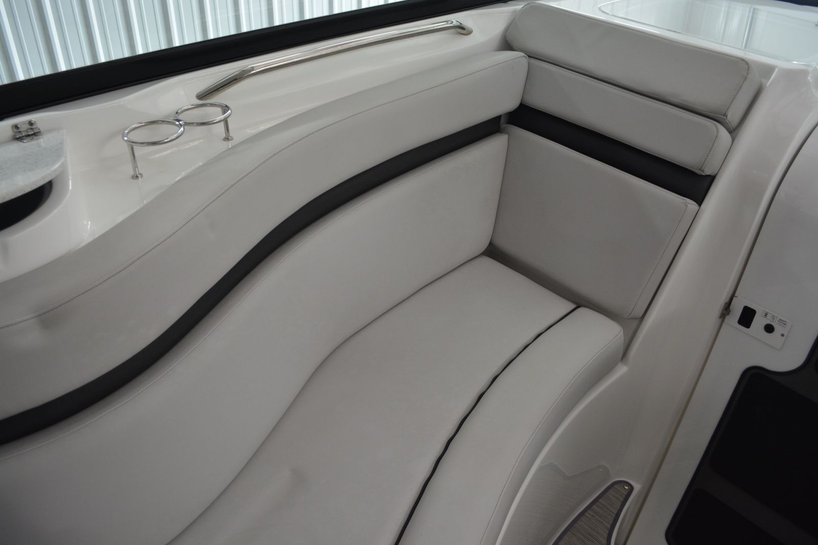 2018 Rinker 320 EX