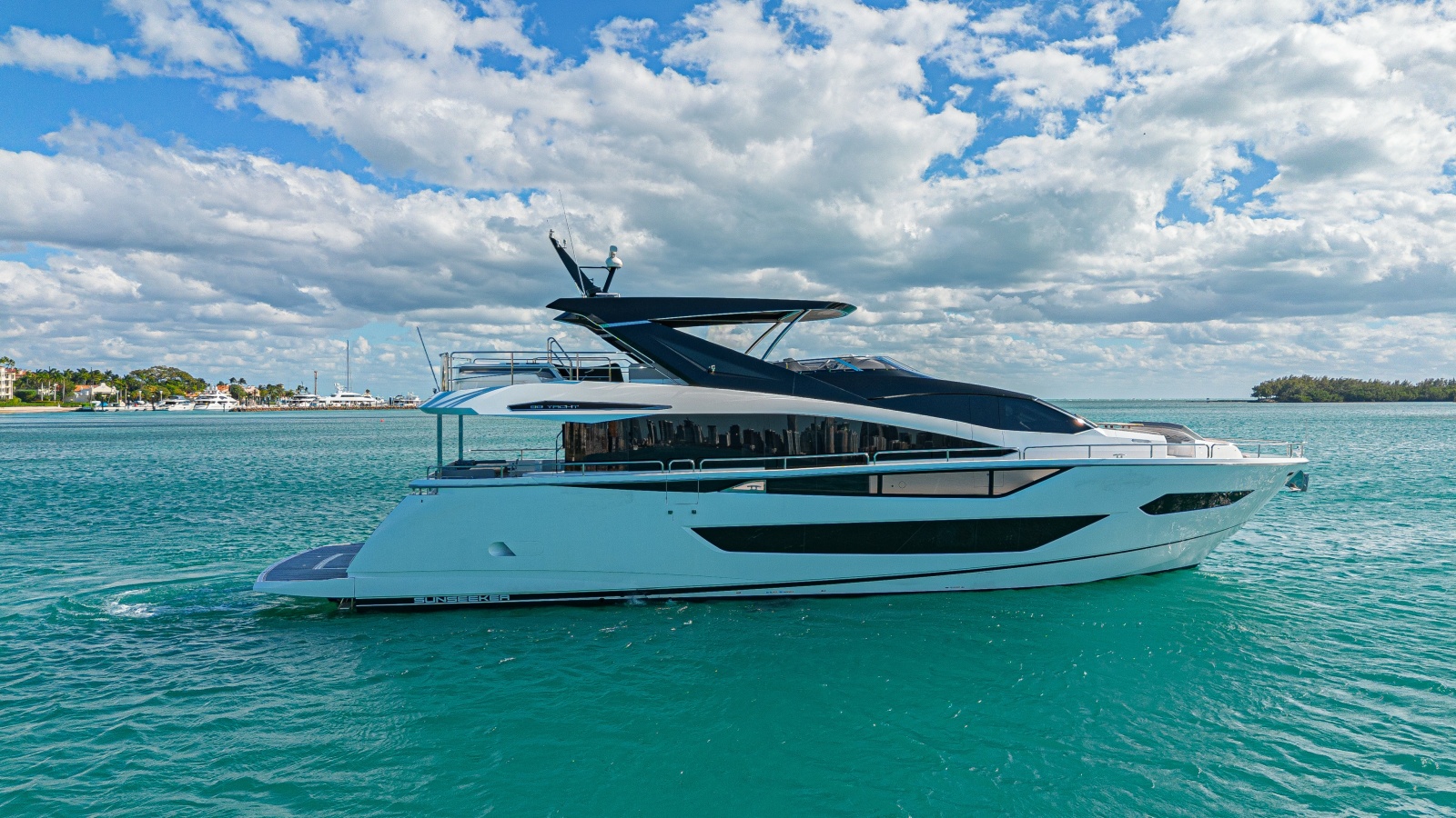 77' 2025 Sunseeker 