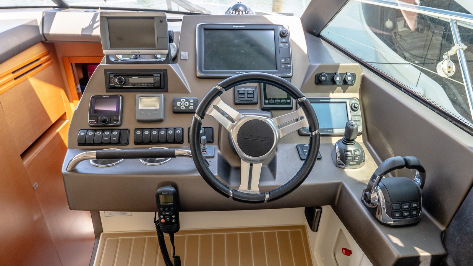 2015 Prestige 450S