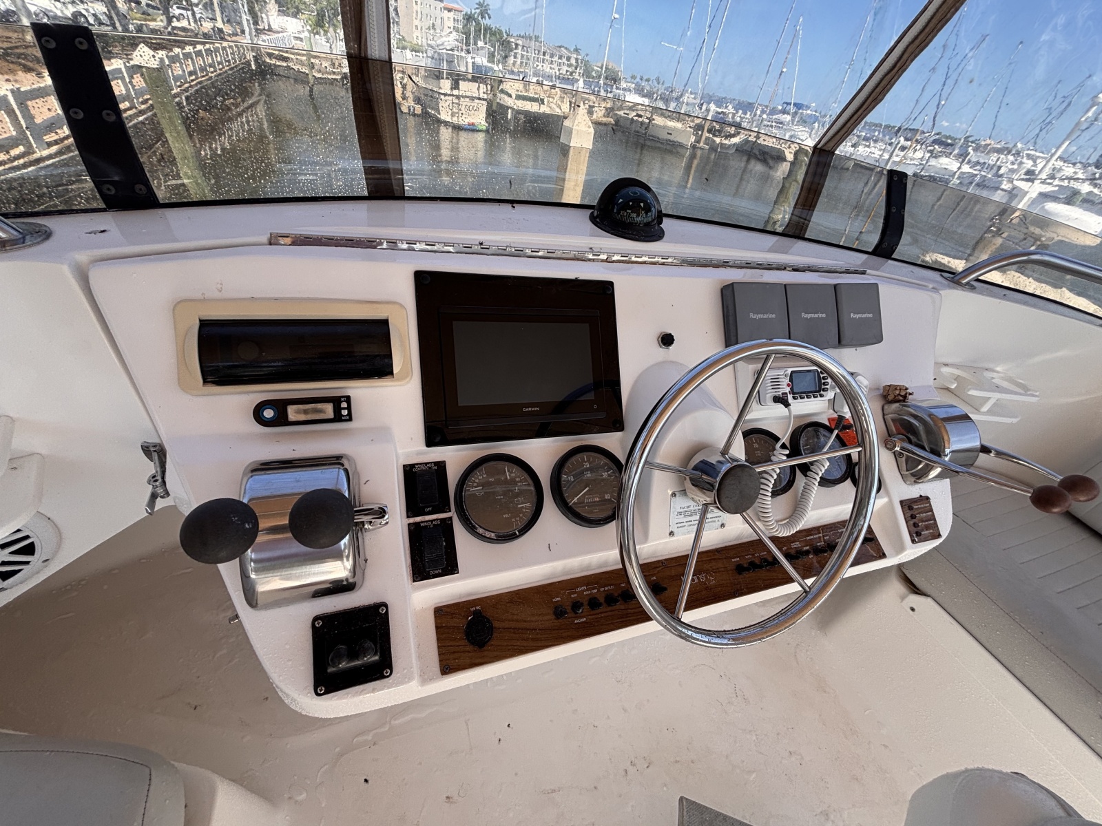 2003 Mainship 390 Trawler