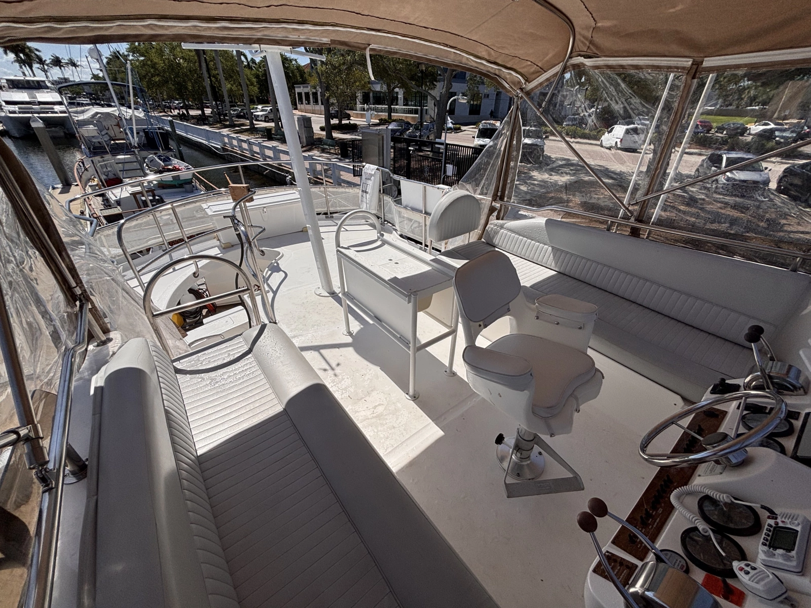 2003 Mainship 390 Trawler