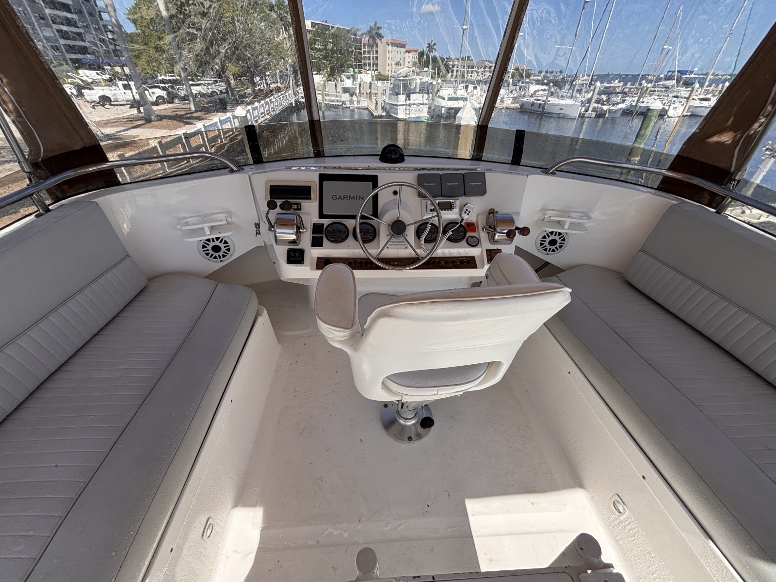 2003 Mainship 390 Trawler