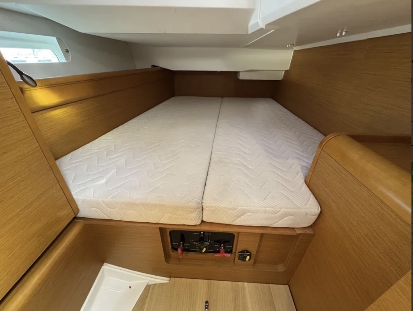 2016 Jeanneau Sun Odyssey 449