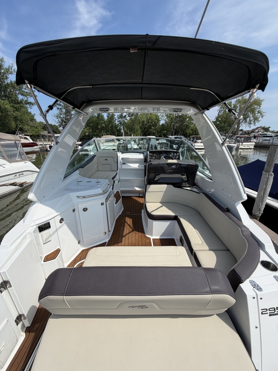 2017 Monterey 295 SY