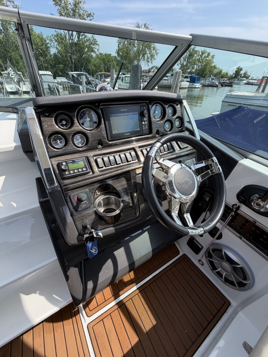 2017 Monterey 295 SY