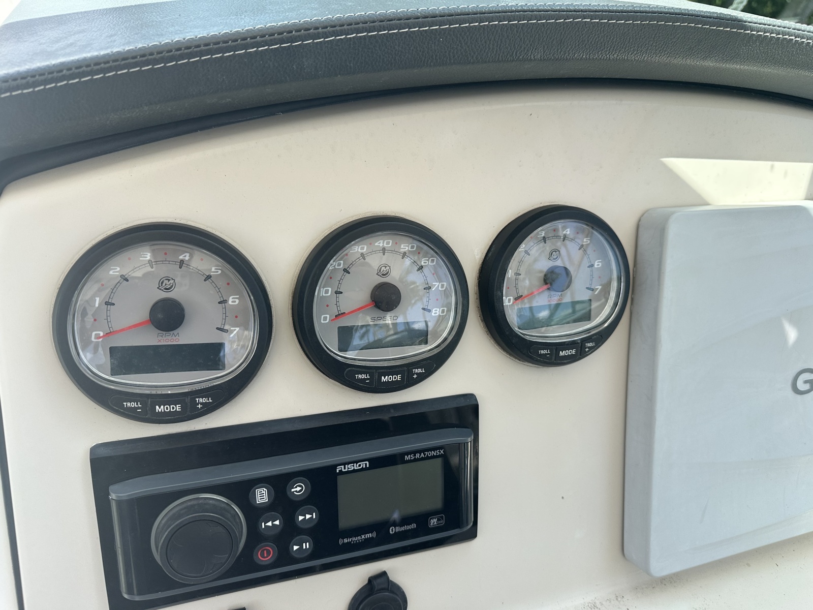 2015 Boston Whaler 