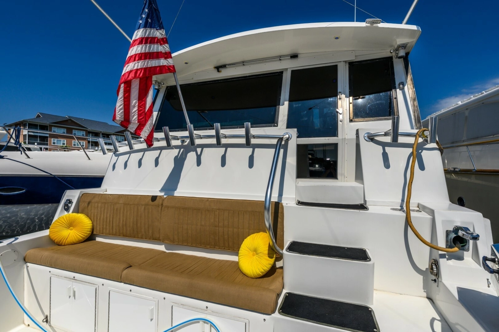 1999 Viking Cockpit Sport Yacht