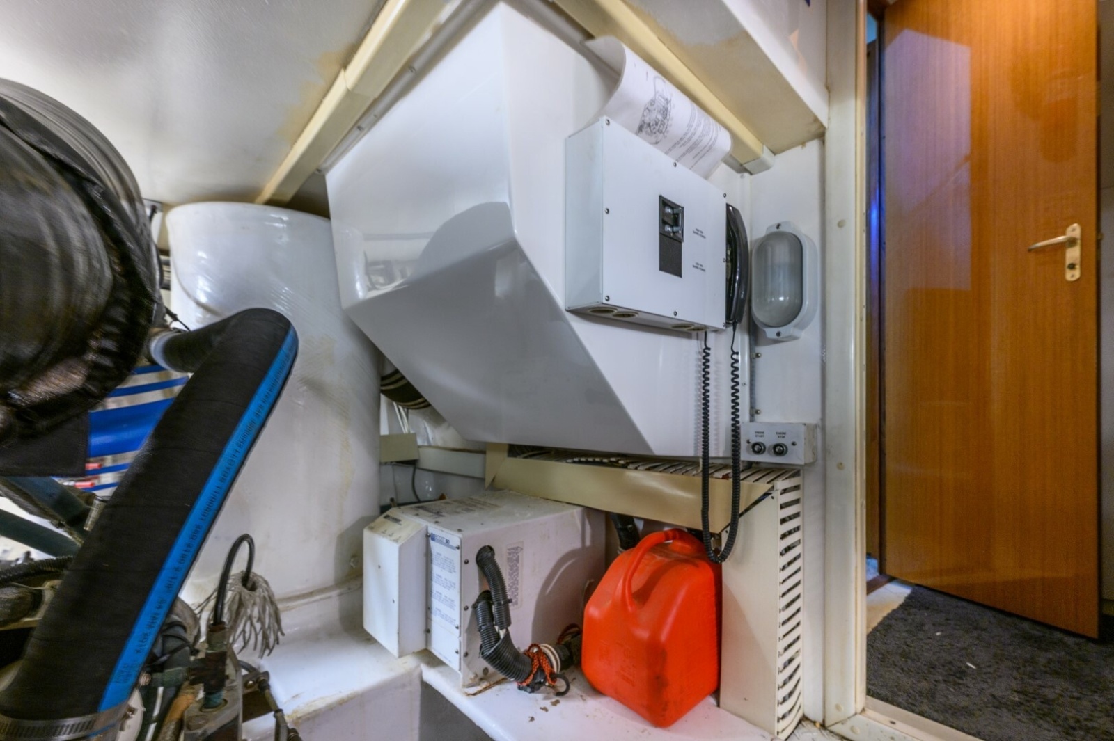 1999 Viking Cockpit Sport Yacht