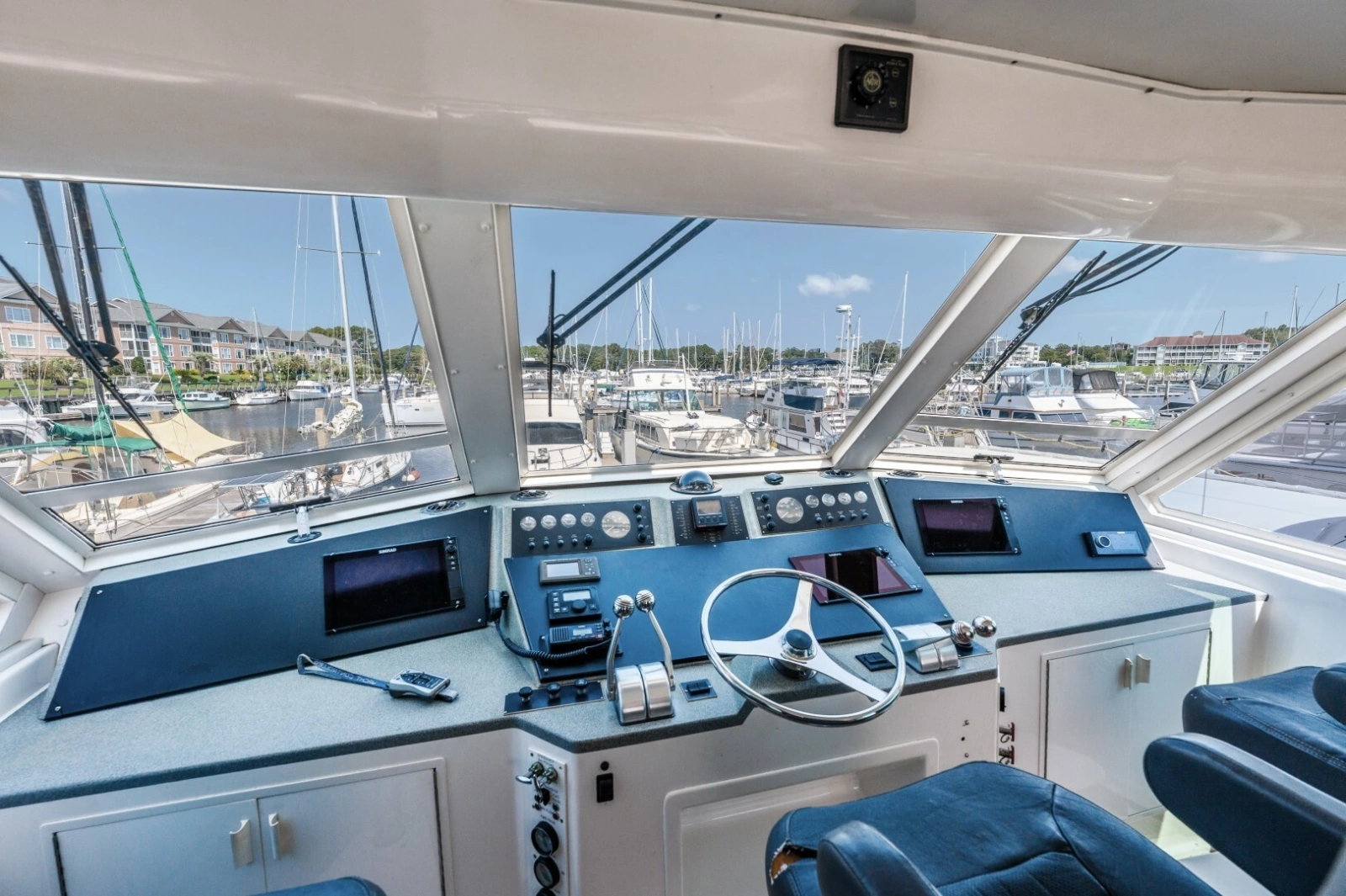 1999 Viking Cockpit Sport Yacht