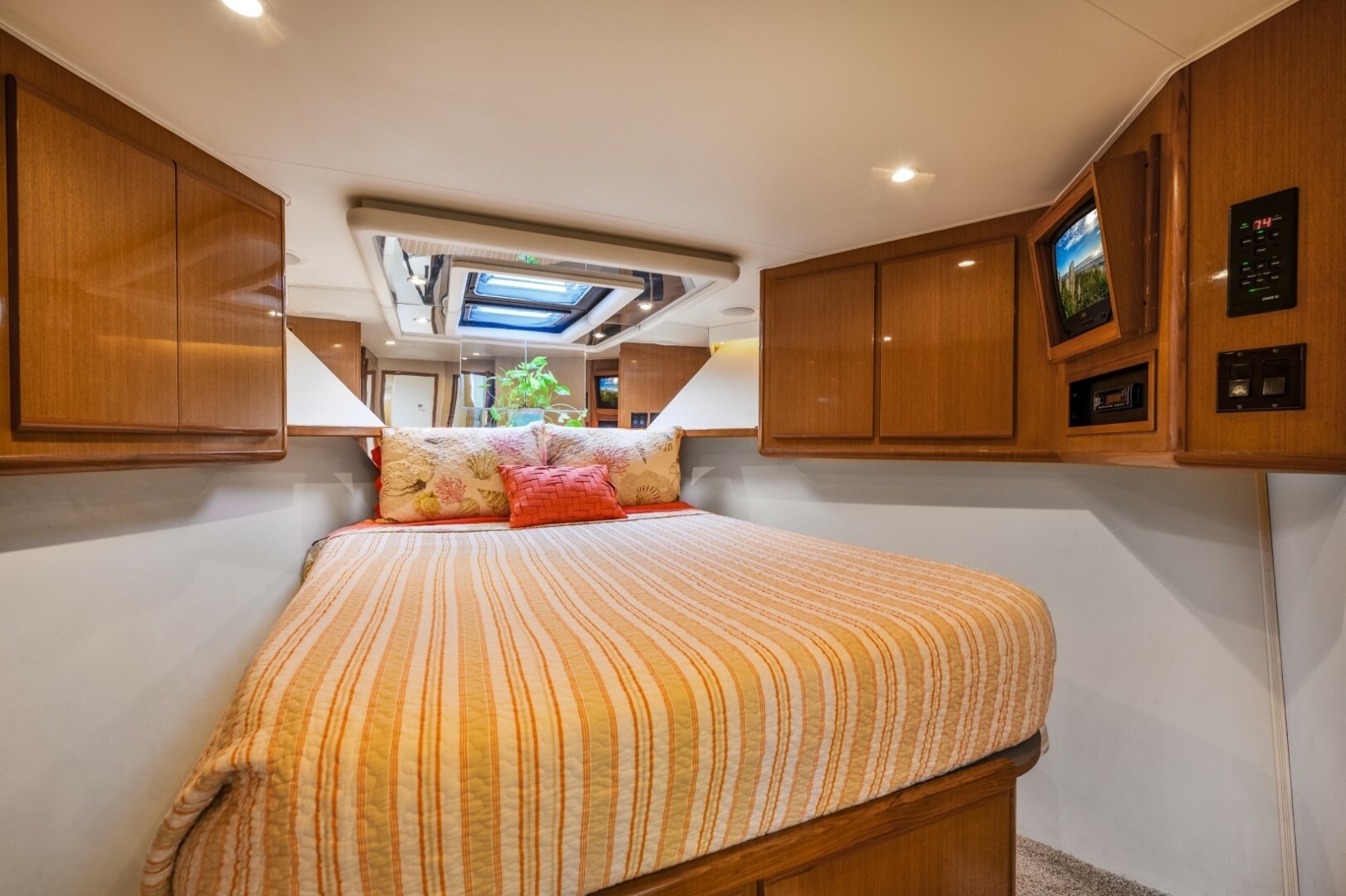 1999 Viking Cockpit Sport Yacht