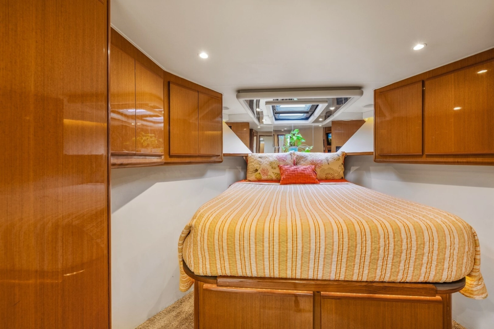 1999 Viking Cockpit Sport Yacht