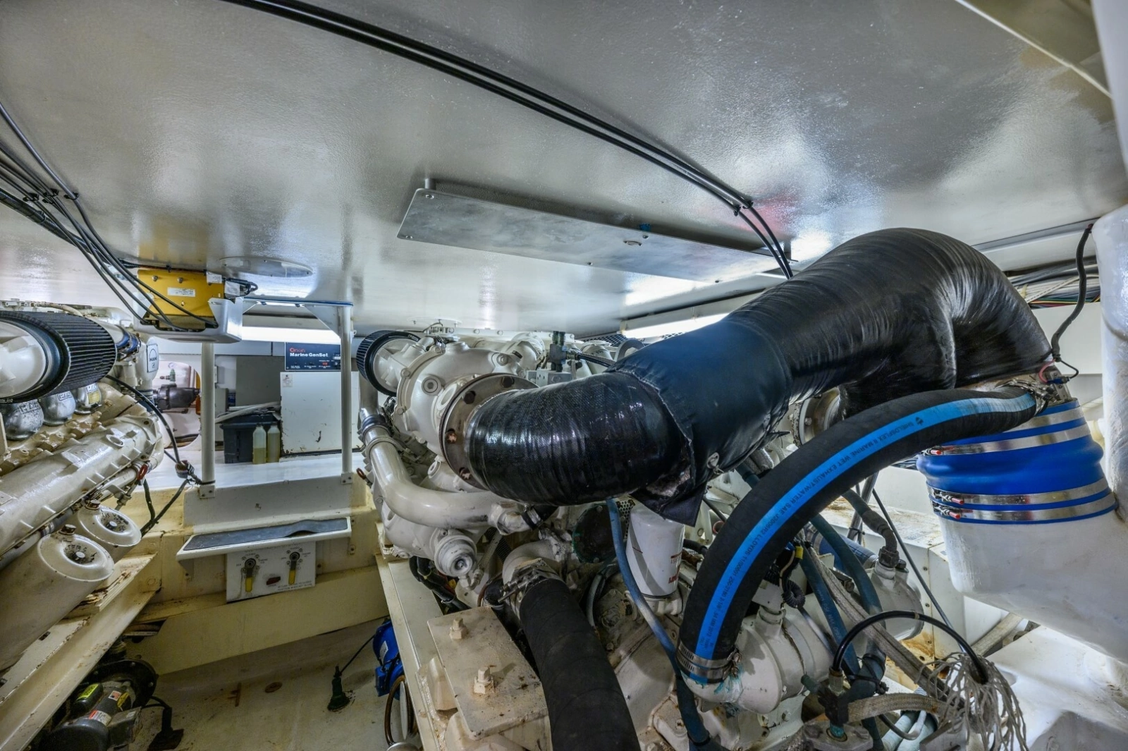 1999 Viking Cockpit Sport Yacht