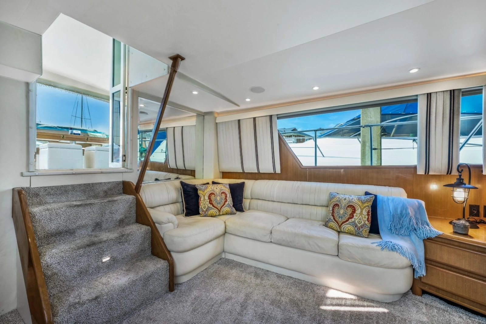 1999 Viking Cockpit Sport Yacht
