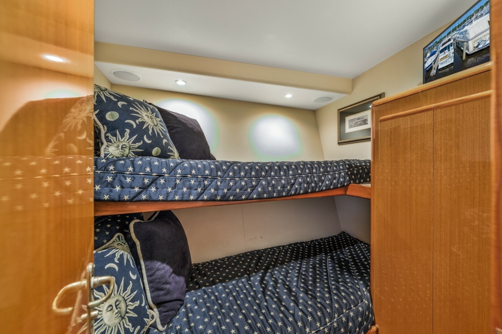 1999 Viking Cockpit Sport Yacht