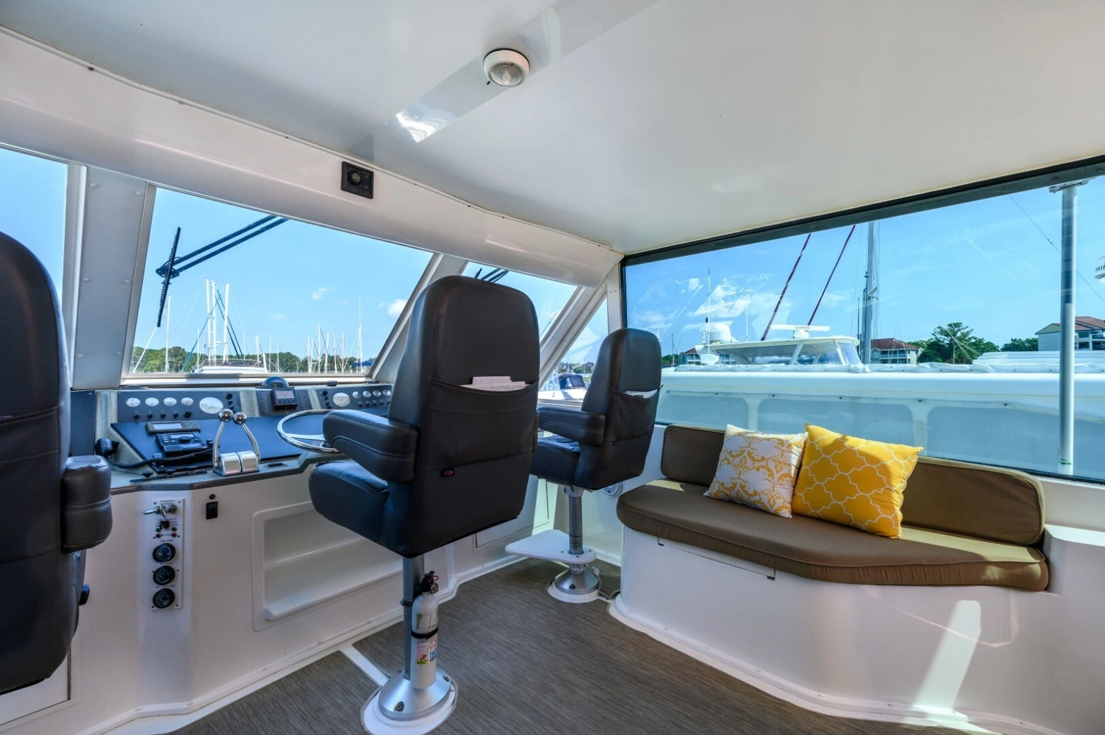 1999 Viking Cockpit Sport Yacht