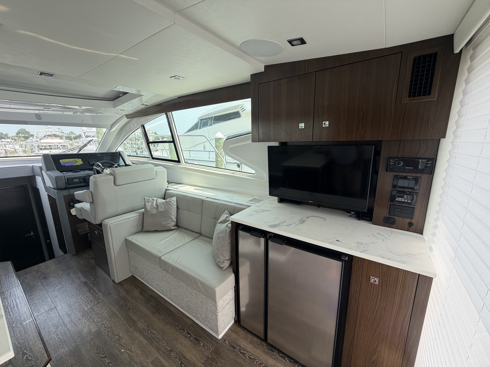 2022 Cruisers 46 Cantius