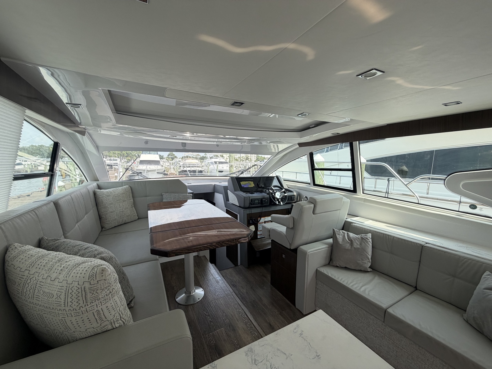 2022 Cruisers 46 Cantius