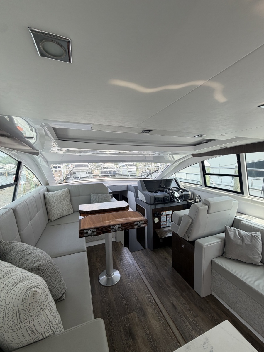 2022 Cruisers 46 Cantius
