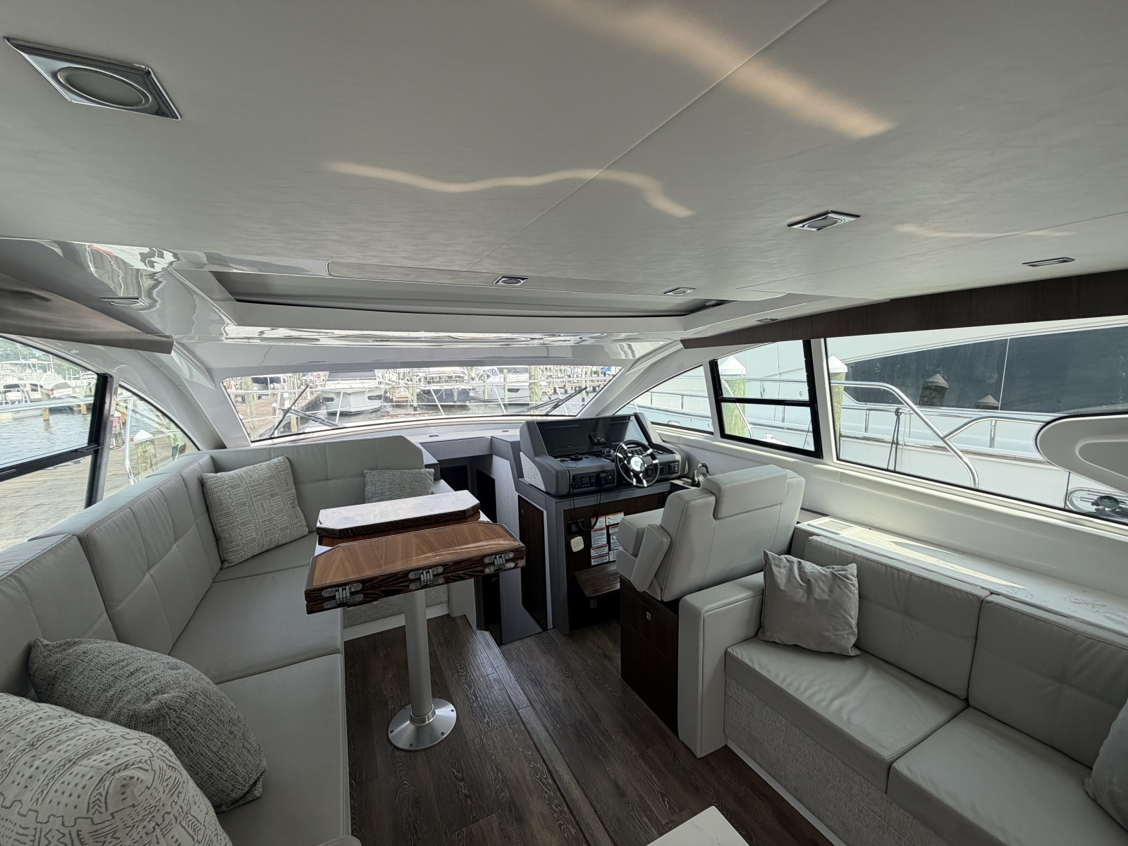 2022 Cruisers 46 Cantius