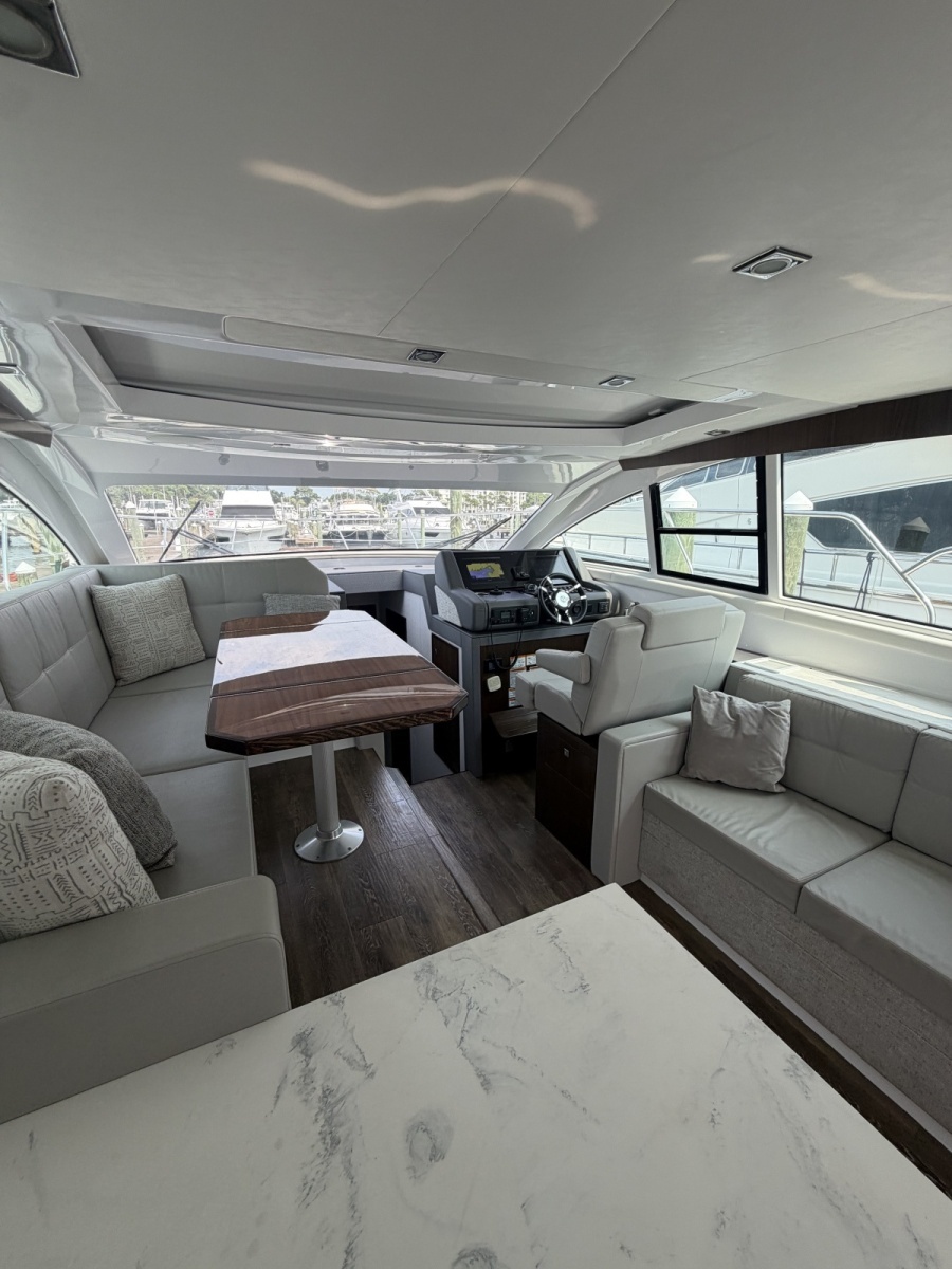 2022 Cruisers 46 Cantius