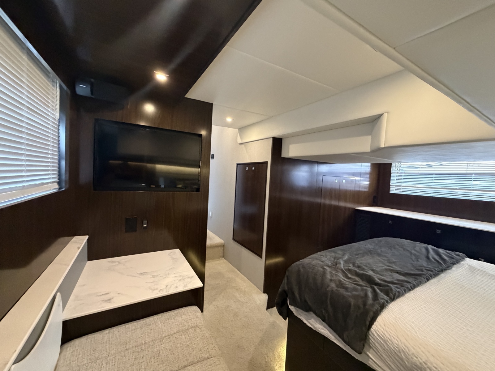 2022 Cruisers 46 Cantius